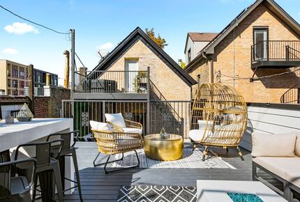 Urban Sophistication with Private Outdoor Living - Chicago, Illinois