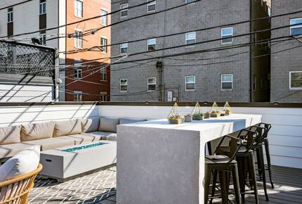 Urban Sophistication with Private Outdoor Living - Chicago, Illinois
