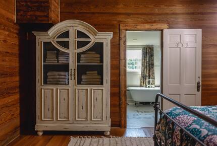 Charmed by History | A Pair of Thoughtfully Restored Retreats - Loganville, Georgia
