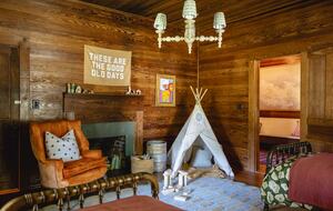 Charmed by History | A Pair of Thoughtfully Restored Retreats - Loganville, Georgia