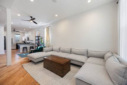 Urban Sophistication with Private Outdoor Living - Chicago, Illinois