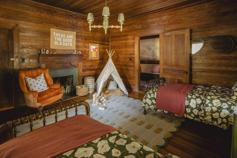 Charmed by History | A Pair of Thoughtfully Restored Retreats - Loganville, Georgia