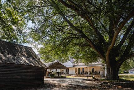 Charmed by History | A Pair of Thoughtfully Restored Retreats - Loganville, Georgia