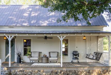 Charmed by History | A Pair of Thoughtfully Restored Retreats - Loganville, Georgia