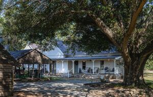 Charmed by History | A Pair of Thoughtfully Restored Retreats - Loganville, Georgia