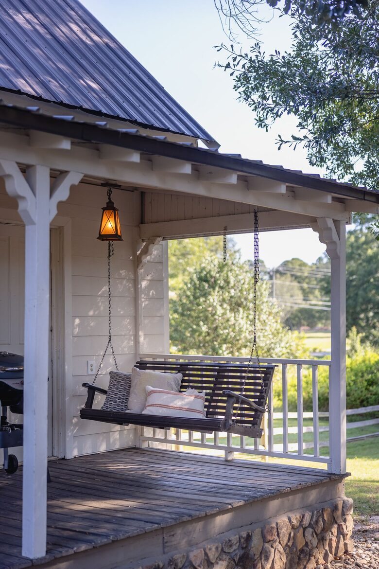 Charmed by History | A Pair of Thoughtfully Restored Retreats - Loganville, Georgia