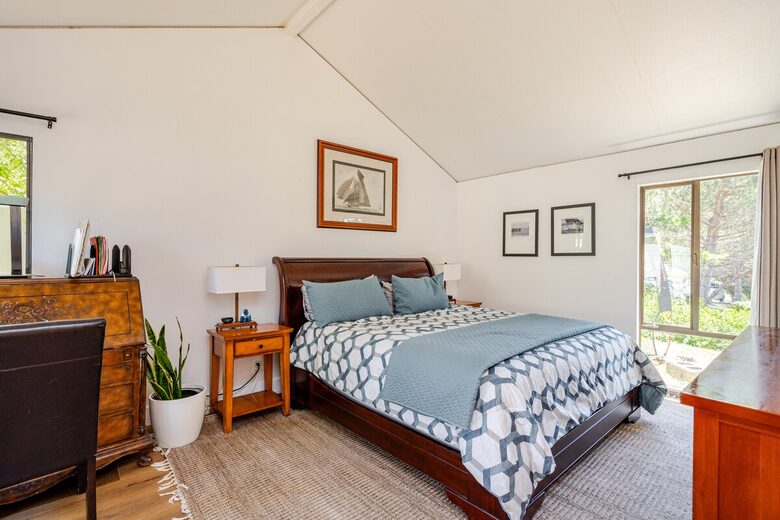 Refined Retreat Steps from Iconic Views - Tiburon, California