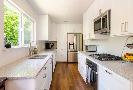 Refined Retreat Steps from Iconic Views - Tiburon, California