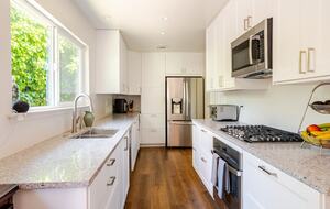 Refined Retreat Steps from Iconic Views - Tiburon, California