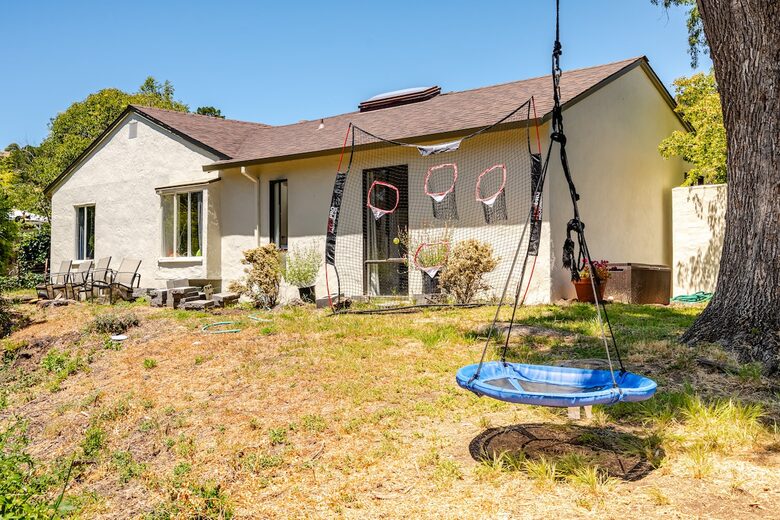 Refined Retreat Steps from Iconic Views - Tiburon, California
