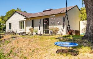 Refined Retreat Steps from Iconic Views - Tiburon, California