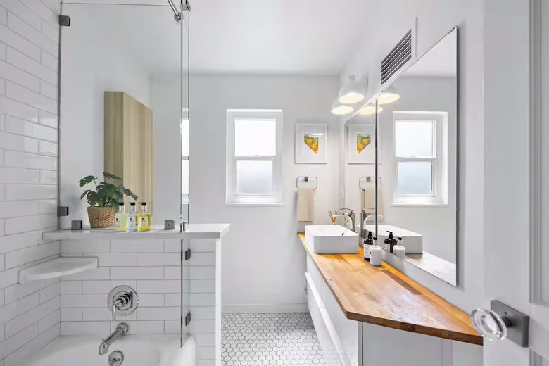 Sunny Solarium Retreat in the Heart of Reno - Reno, Nevada