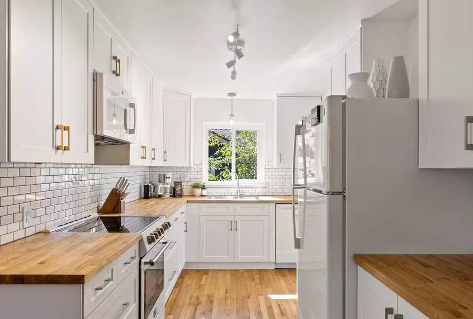 Sunny Solarium Retreat in the Heart of Reno - Reno, Nevada