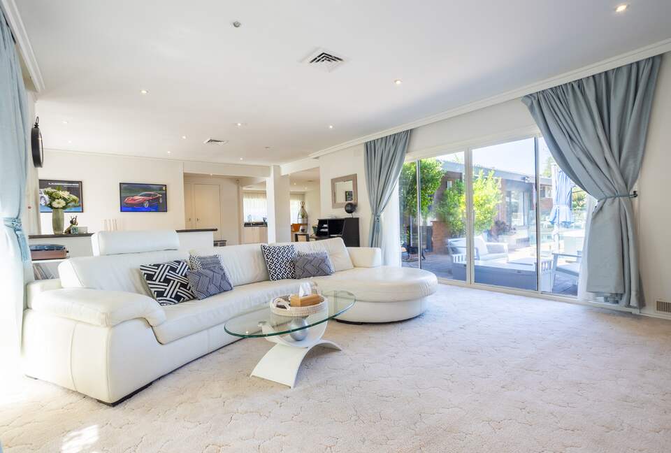 Brighton Blissful | A Poolside Coastal Retreat - Brighton East, Australia