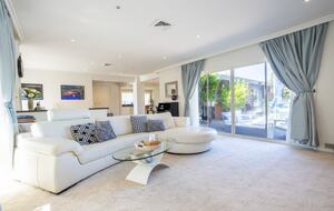 Brighton Blissful | A Poolside Coastal Retreat - Brighton East, Australia