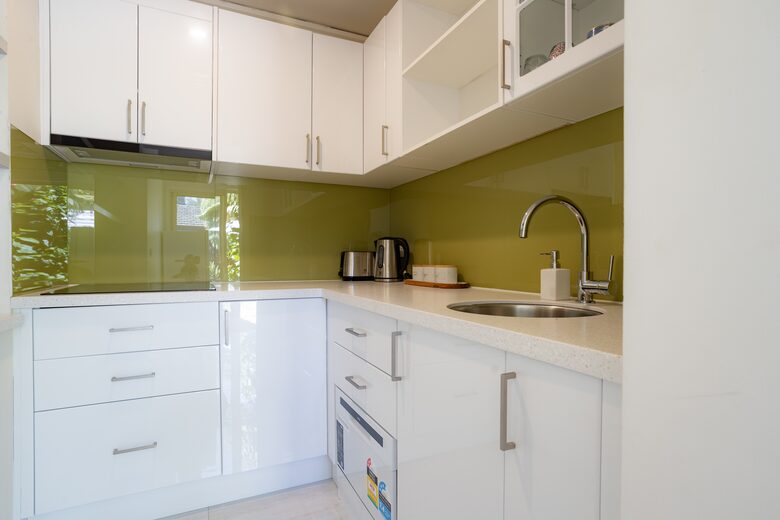 Brighton Blissful | A Poolside Coastal Retreat - Brighton East, Australia