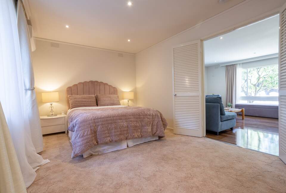 Brighton Blissful | A Poolside Coastal Retreat - Brighton East, Australia