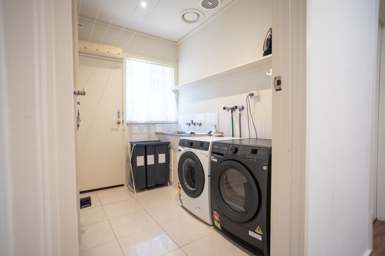 Brighton Blissful | A Poolside Coastal Retreat - Brighton East, Australia