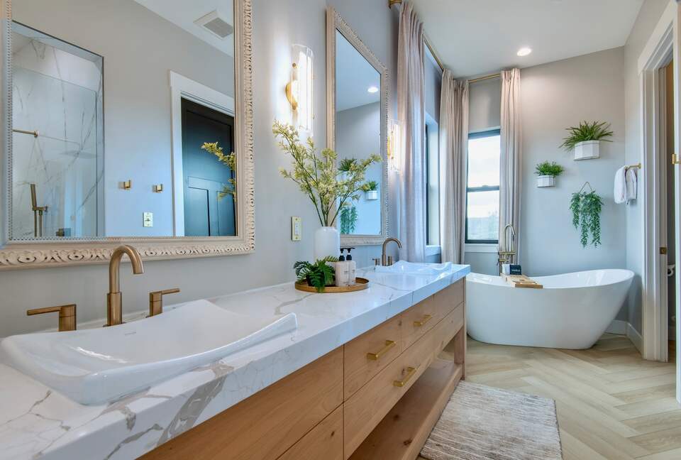 "Grand" master suite luxurious spa bathroom and soaking tub