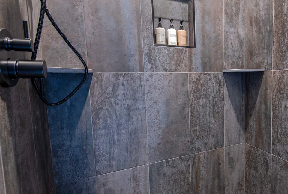 Tatanka Suite Luxury steam shower
