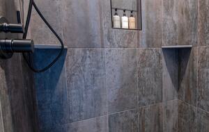 Tatanka Suite Luxury steam shower