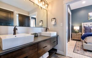 Sequoia Suite J&J Bathroom w/ Double Sinks & custom cabinets
