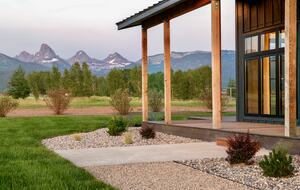 Life changing views of the 3 peaks of the Tetons