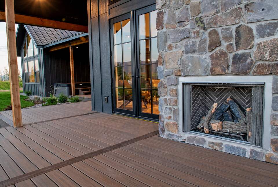 Outdoor seating areas w/ 3 peak views & luxurious fireplace