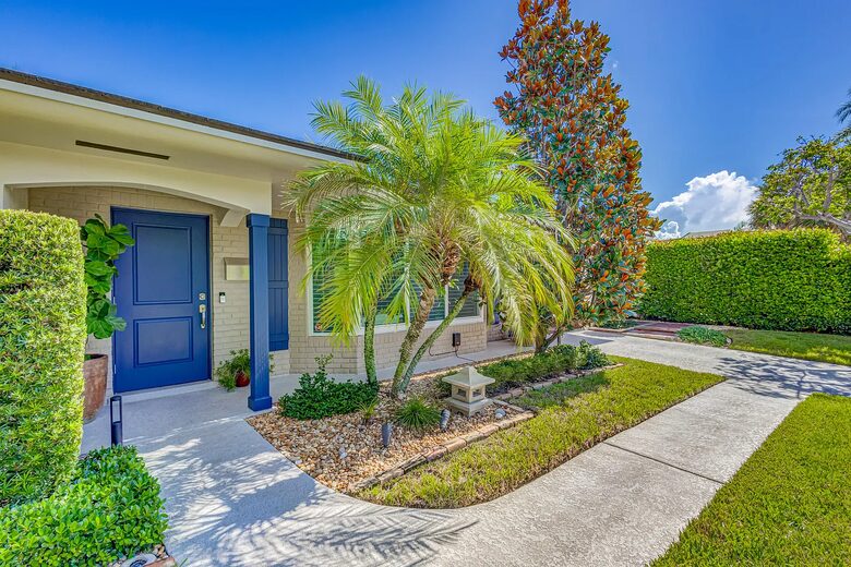West Palm Bungalow - West Palm Beach, Florida