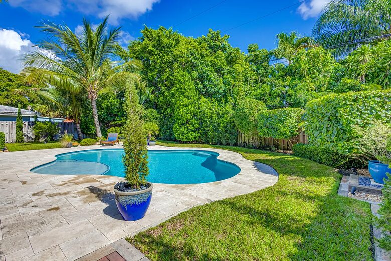 West Palm Bungalow - West Palm Beach, Florida