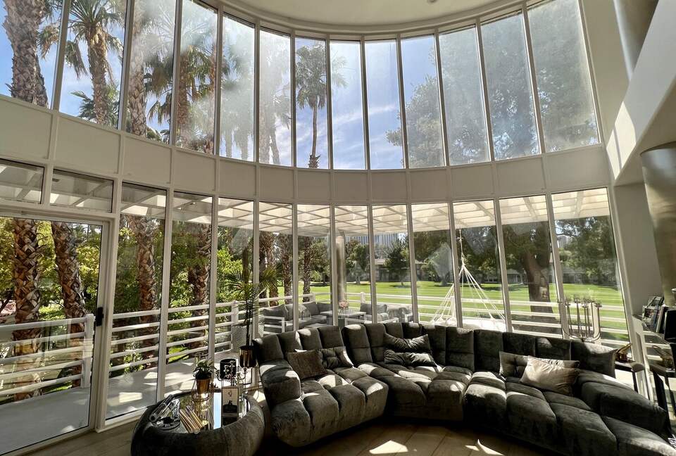 Art Deco Haven Overlooking the Las Vegas Strip - Las Vegas, Nevada