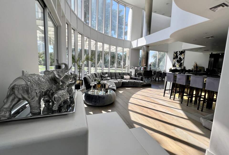 Art Deco Haven Overlooking the Las Vegas Strip - Las Vegas, Nevada