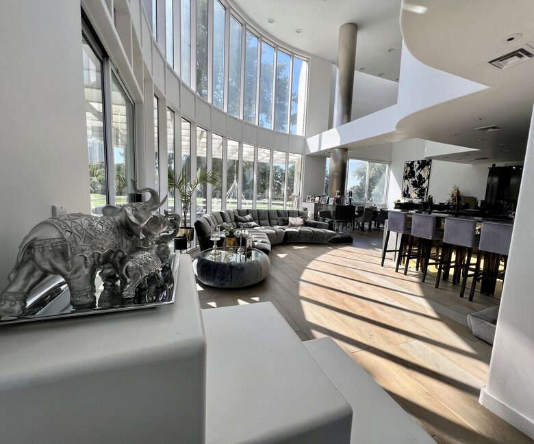 Art Deco Haven Overlooking the Las Vegas Strip - Las Vegas, Nevada