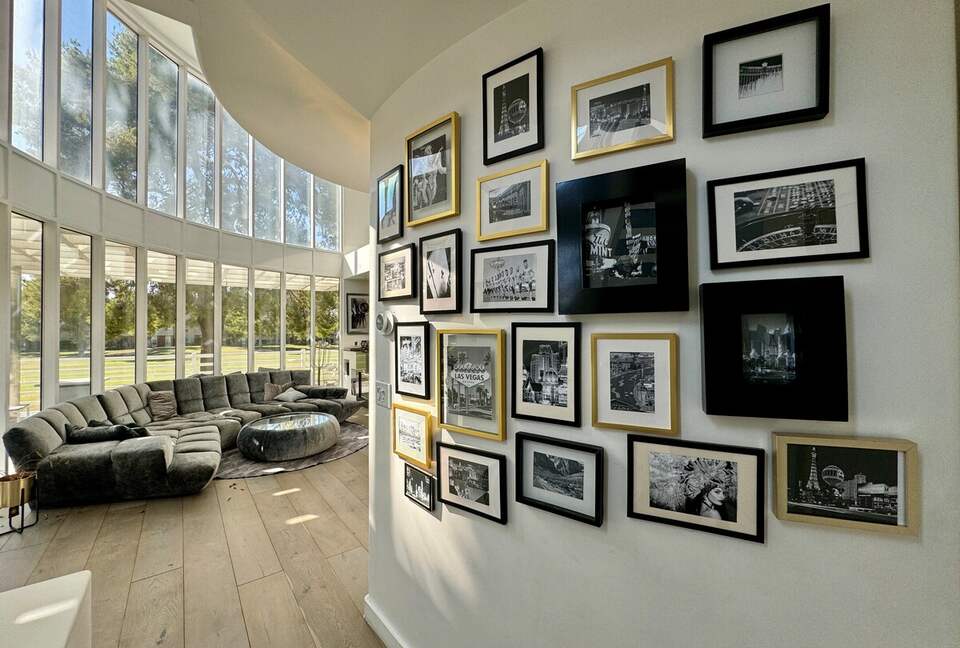 Art Deco Haven Overlooking the Las Vegas Strip - Las Vegas, Nevada