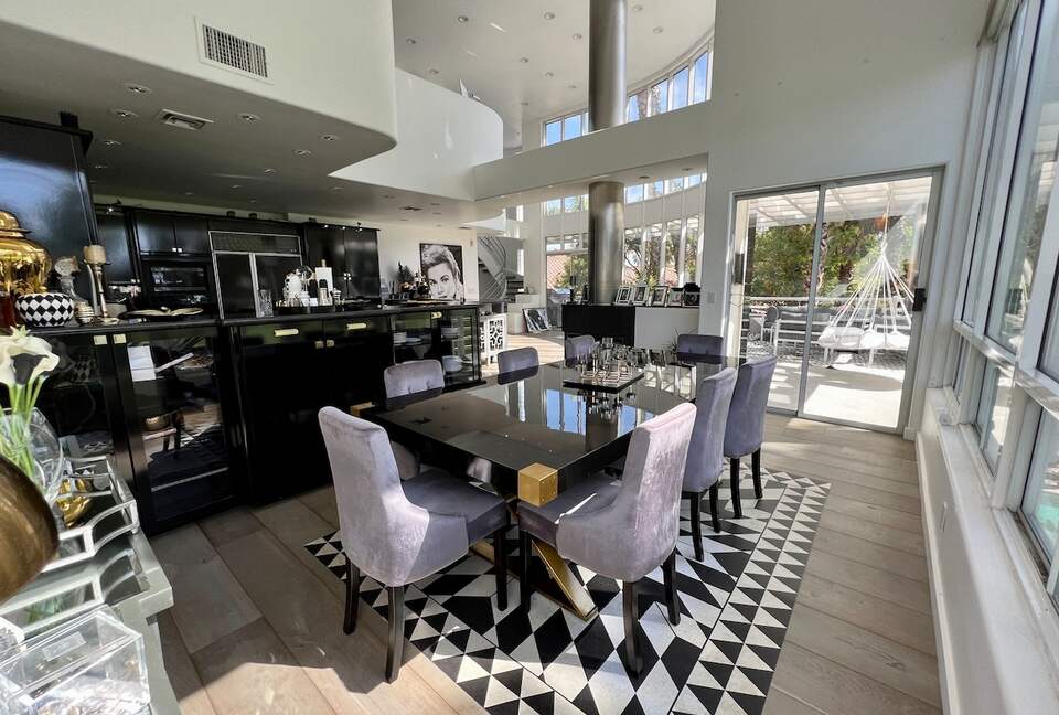 Art Deco Haven Overlooking the Las Vegas Strip - Las Vegas, Nevada