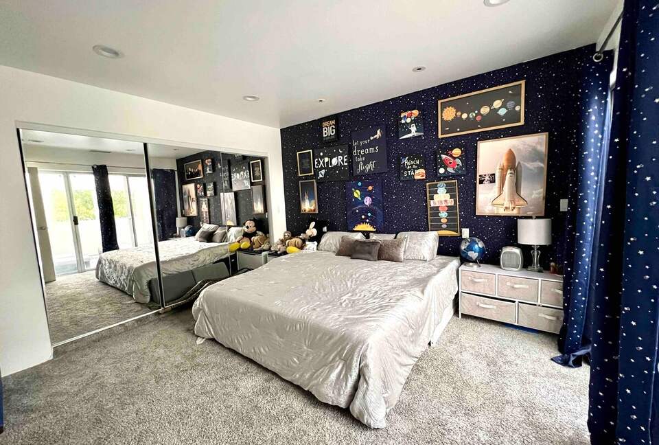 Art Deco Haven Overlooking the Las Vegas Strip - Las Vegas, Nevada