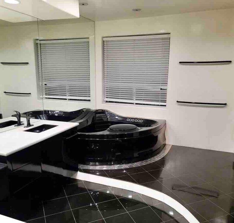 Art Deco Haven Overlooking the Las Vegas Strip - Las Vegas, Nevada