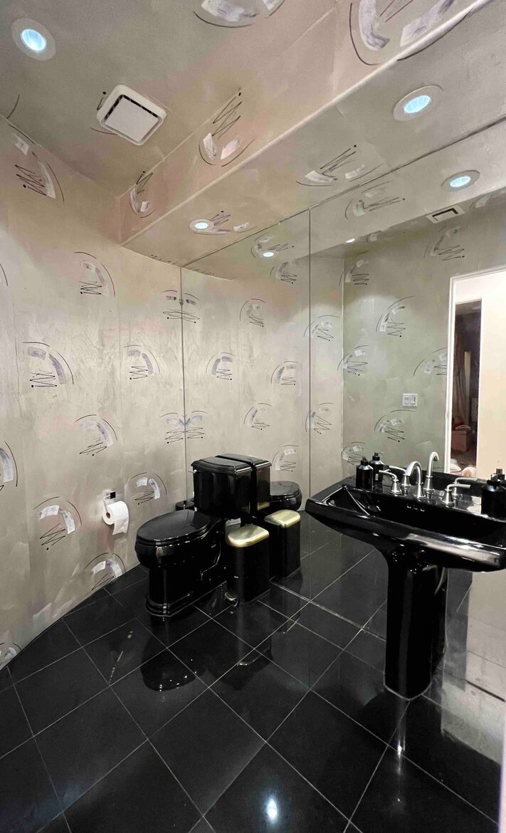 Art Deco Haven Overlooking the Las Vegas Strip - Las Vegas, Nevada