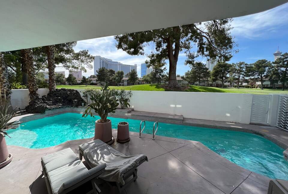 Art Deco Haven Overlooking the Las Vegas Strip - Las Vegas, Nevada