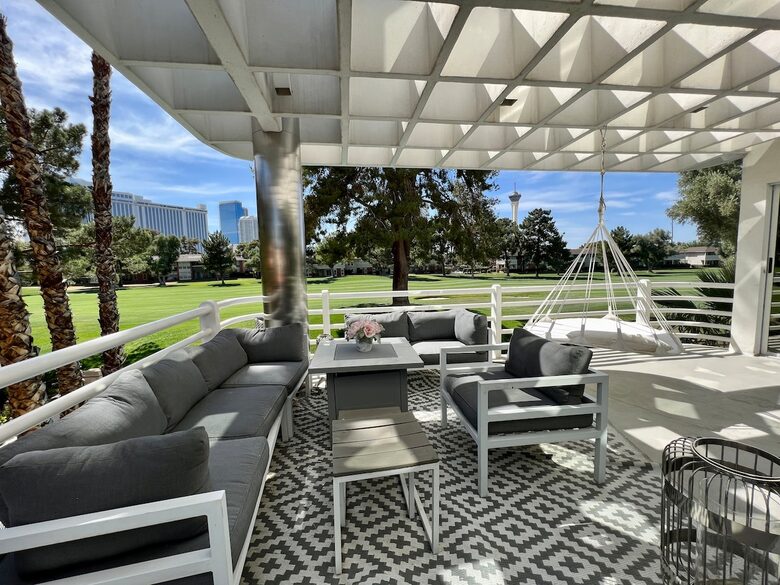 Art Deco Haven Overlooking the Las Vegas Strip - Las Vegas, Nevada