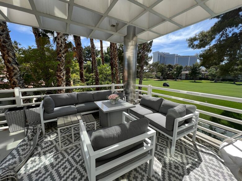 Art Deco Haven Overlooking the Las Vegas Strip - Las Vegas, Nevada