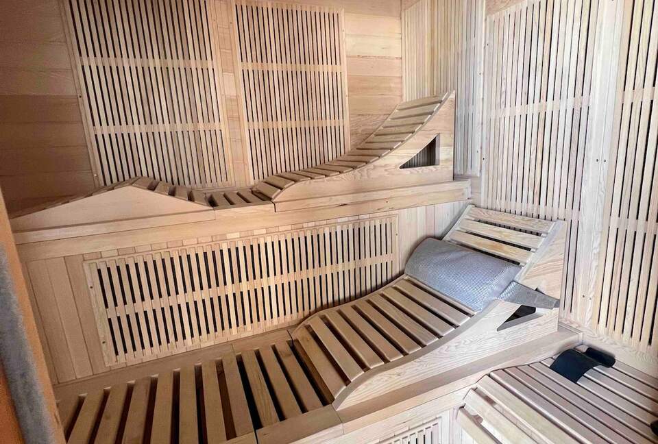 Art Deco Haven Overlooking the Las Vegas Strip - Las Vegas, Nevada