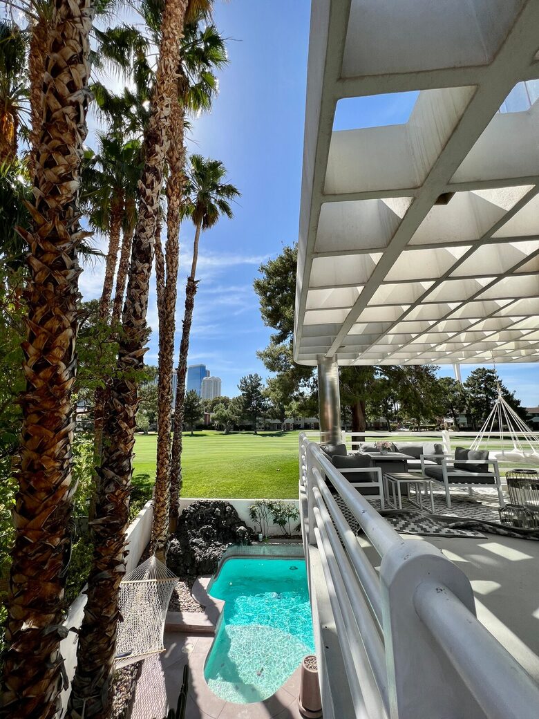 Art Deco Haven Overlooking the Las Vegas Strip - Las Vegas, Nevada