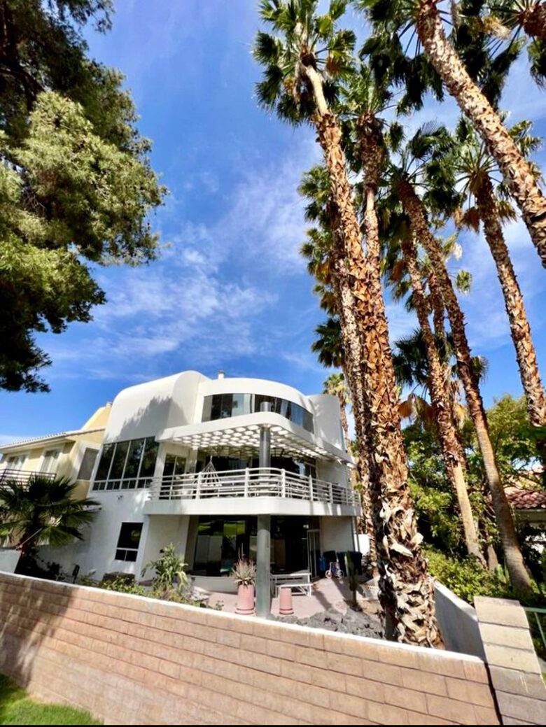 Art Deco Haven Overlooking the Las Vegas Strip - Las Vegas, Nevada