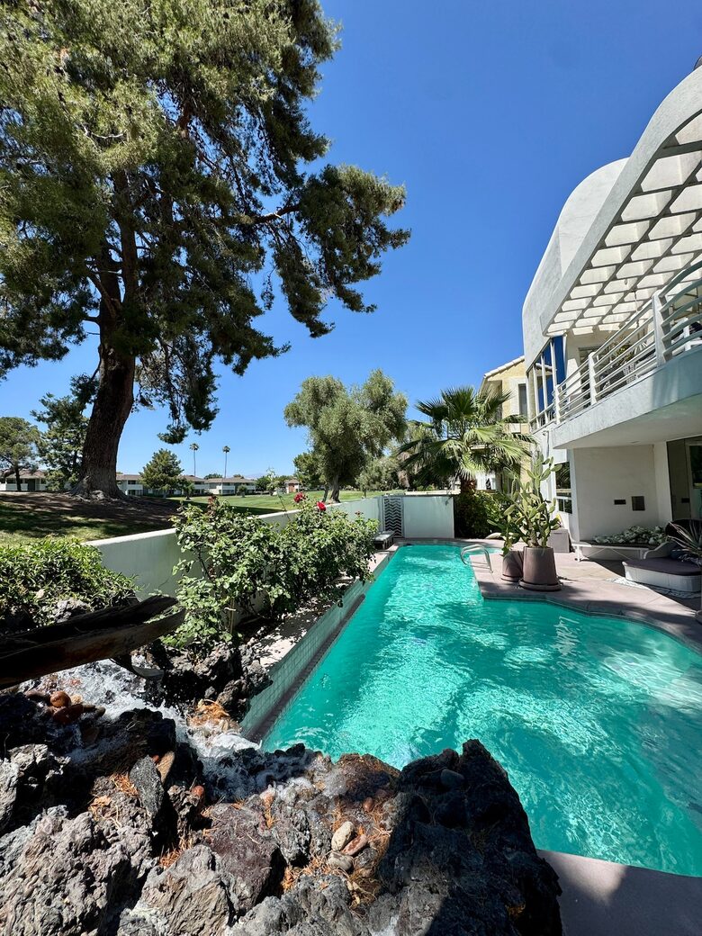 Art Deco Haven Overlooking the Las Vegas Strip - Las Vegas, Nevada
