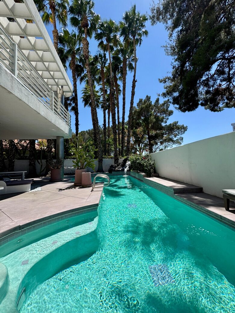 Art Deco Haven Overlooking the Las Vegas Strip - Las Vegas, Nevada