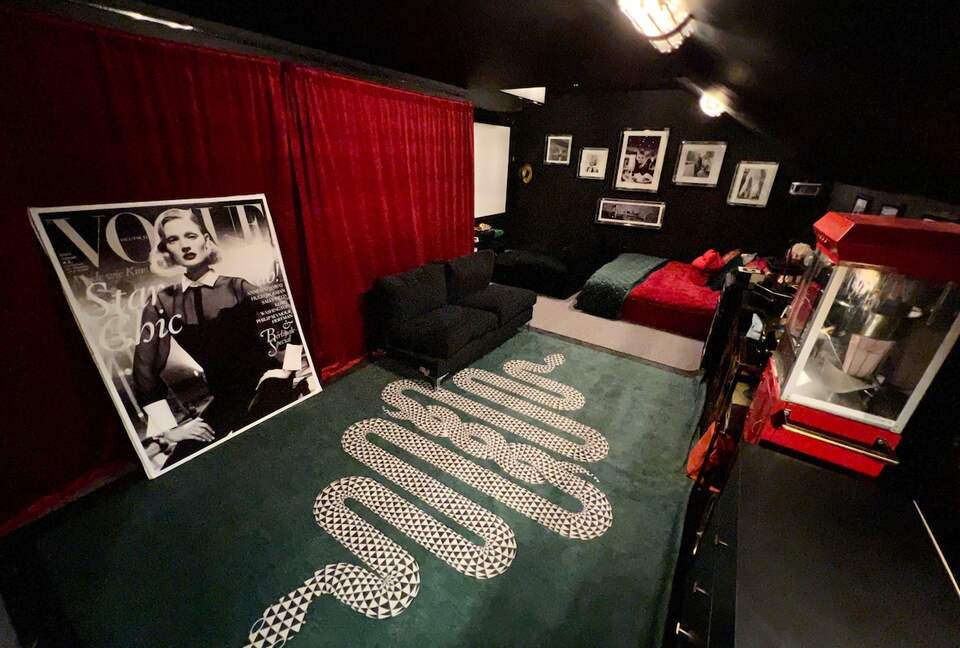 Art Deco Haven Overlooking the Las Vegas Strip - Las Vegas, Nevada