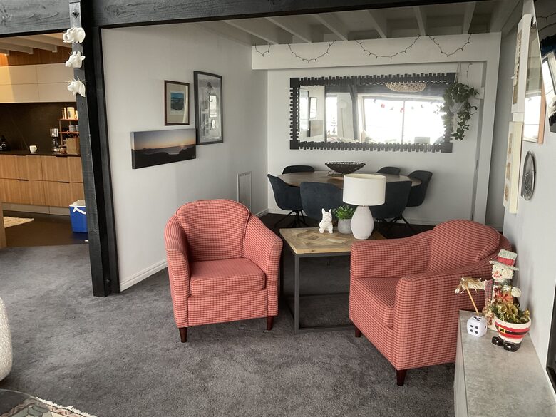 Modernist Gem with Ocean Views and Private Beach Access - Ōakura, New Zealand