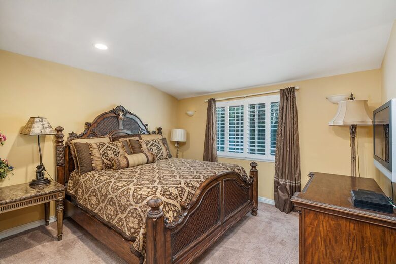 Resort Like Property in Los Angeles - Woodland Hills, California