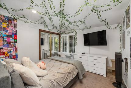 Resort Like Property in Los Angeles - Woodland Hills, California